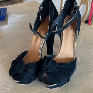 Badgley Mischka Black Elegant Heels with Pleated Design